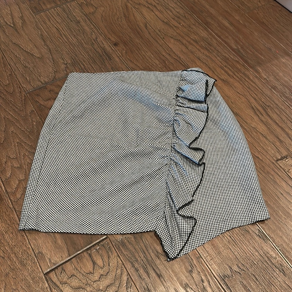 Fitted mini skirt